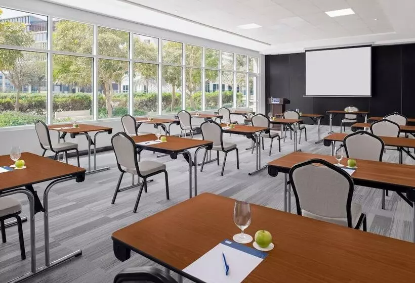 Fotos del hotel Holiday Inn Express Dubai Internet City, An Ihg:  31