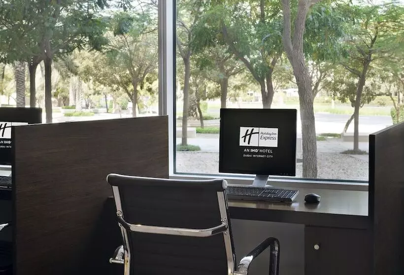 Fotos del hotel Holiday Inn Express Dubai Internet City, An Ihg:  47