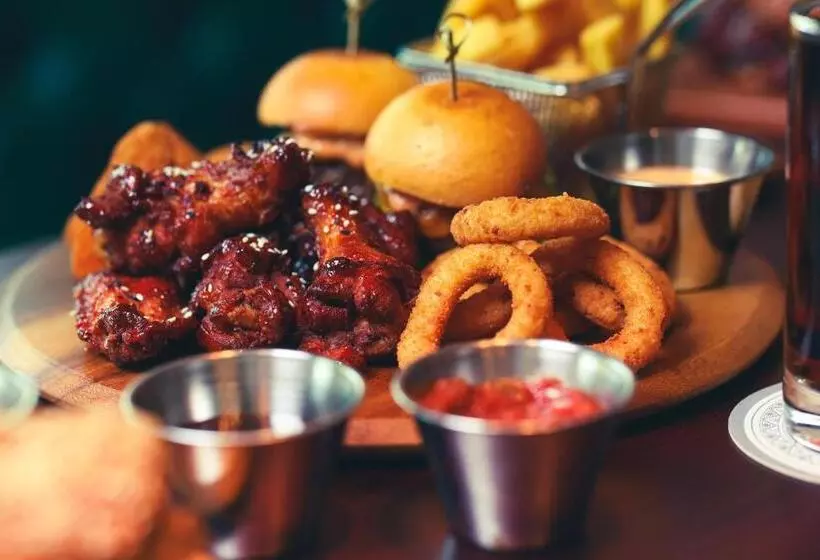 Fotos del hotel Holiday Inn Express Dubai Internet City, An Ihg:  6