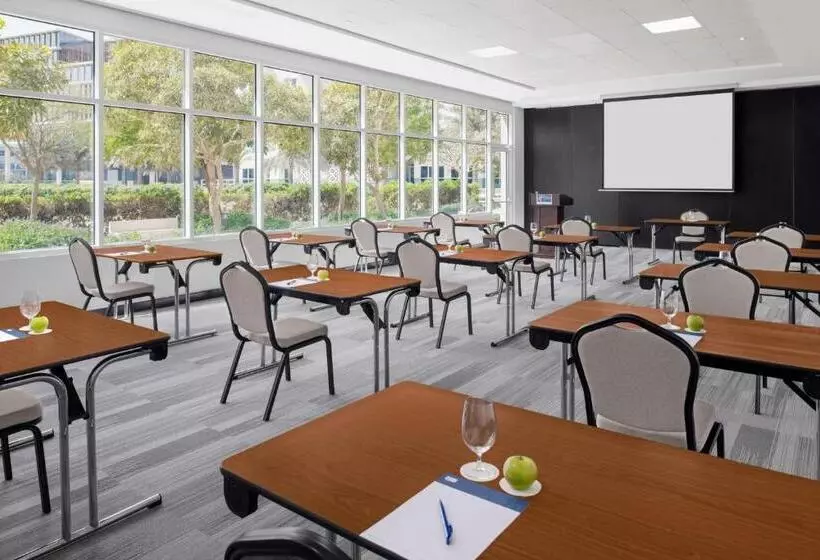 Fotos del hotel Holiday Inn Express Dubai Internet City, An Ihg:  8