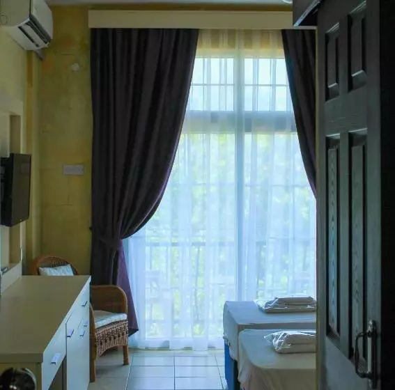 Fotos del hotel Lapida Garden:  25