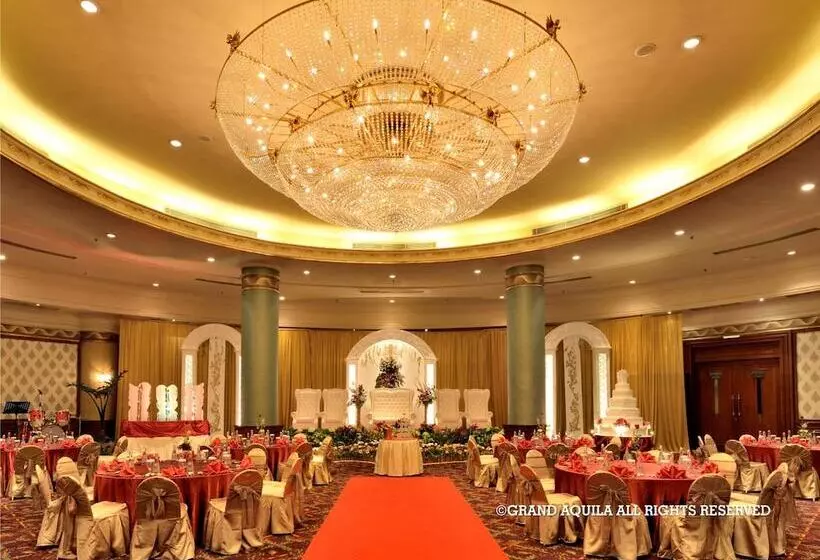 Fotos del hotel Grand Aquila  Bandung:  4