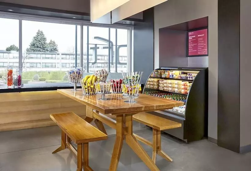 Fotos del hotel Aloft Montreal Airport:  9