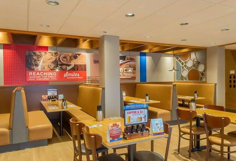 Fotos del hotel Ramada By Wyndham Niagara Falls By The River:  16