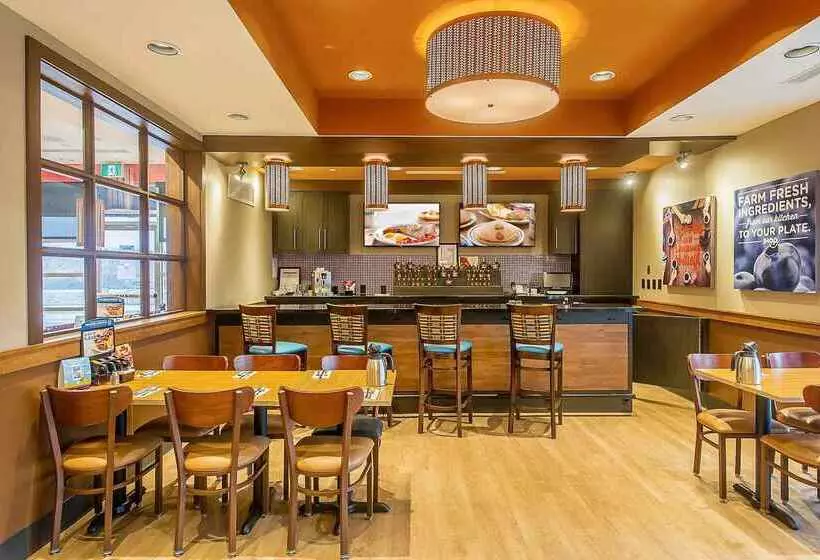 Fotos del hotel Ramada By Wyndham Niagara Falls By The River:  11