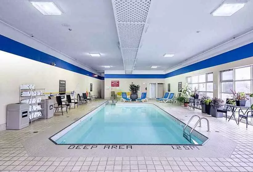 Fotos del hotel Ramada By Wyndham Niagara Falls By The River:  2