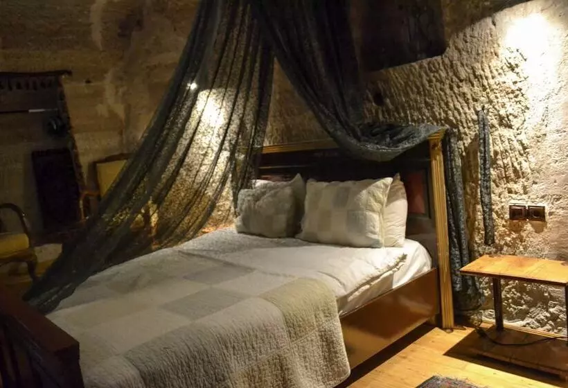 Emilys Cave House