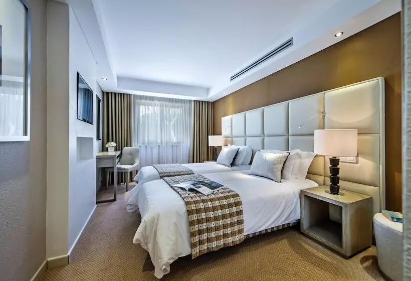 Fotos del hotel Four Seasons Country Club:  2