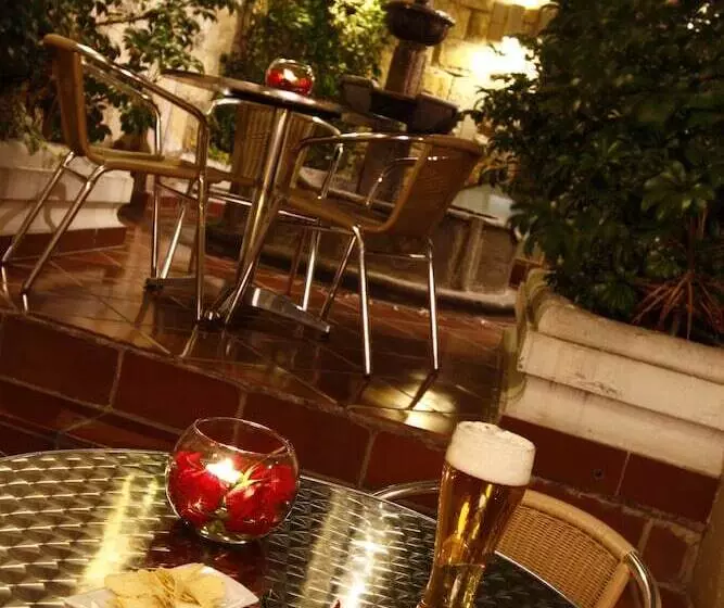 Fotos del hotel Reina Isabel:  15