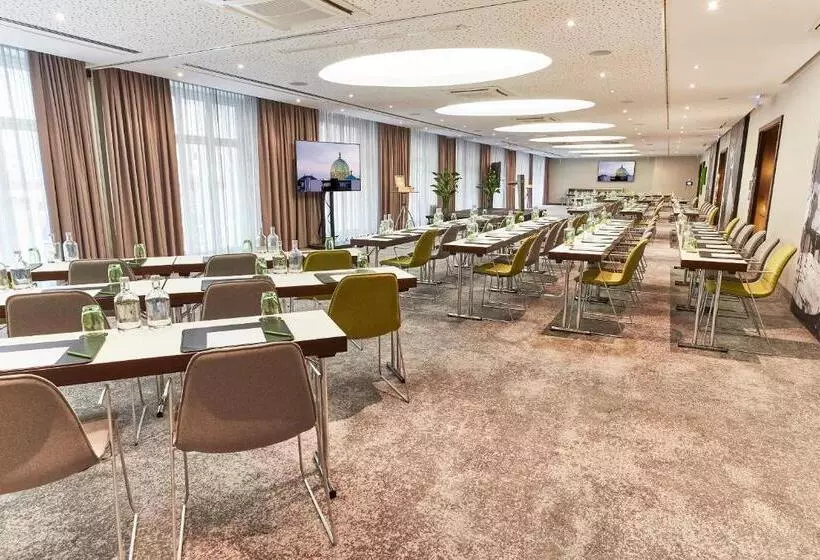 Fotos del hotel Steigenberger Hotel Herrenhof:  17