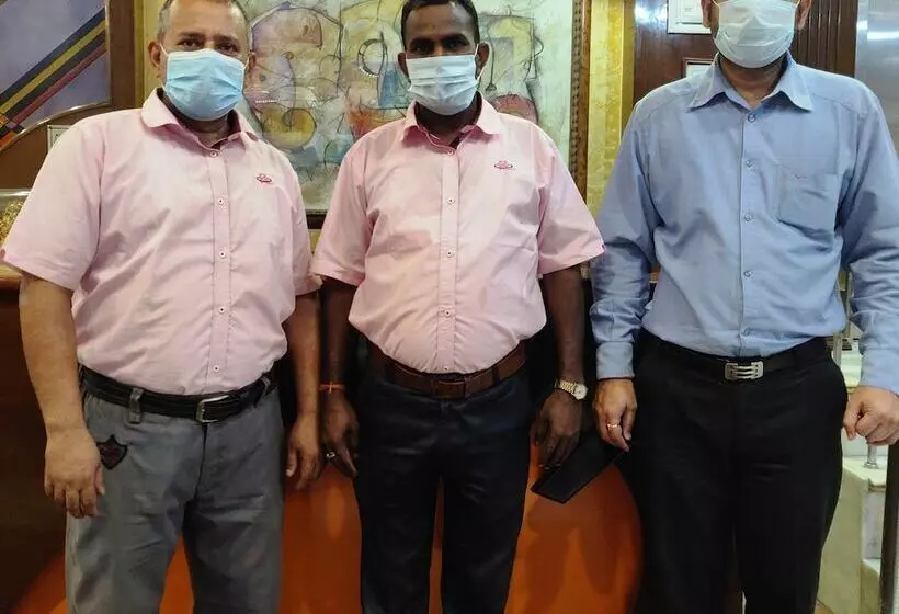 Fotos del hotel Capital O74390  Grand Park Inn:  6