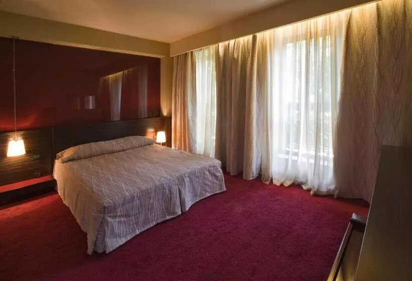 Fotos del hotel Famous House:  8