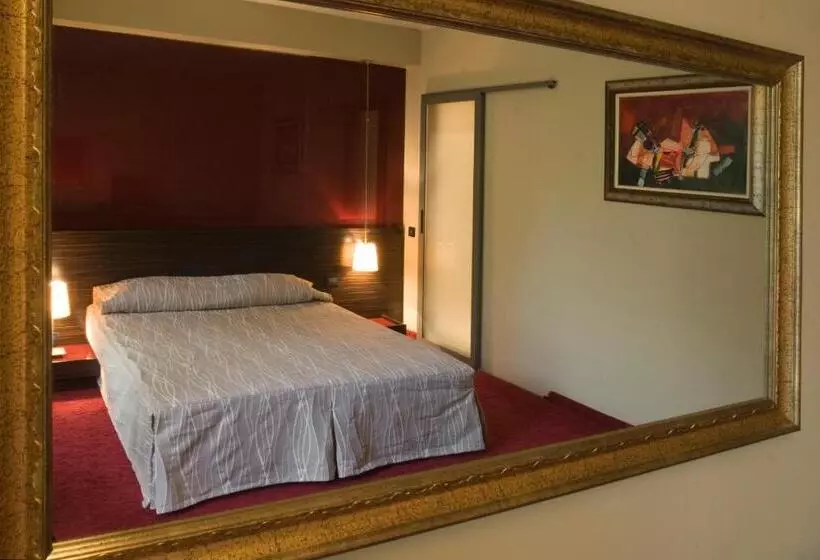 Fotos del hotel Famous House:  14