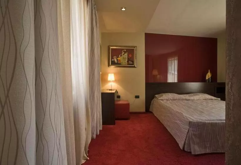 Fotos del hotel Famous House:  10