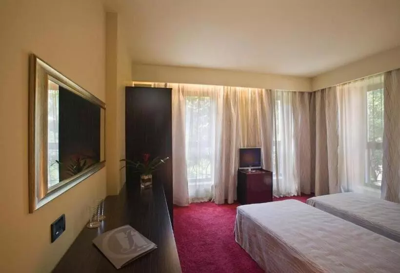 Fotos del hotel Famous House:  20