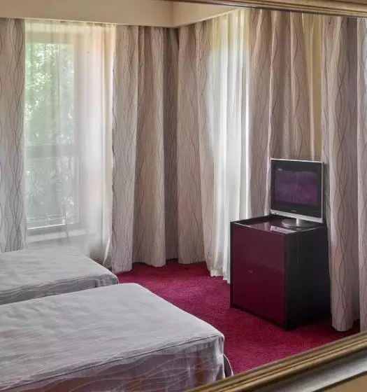 Fotos del hotel Famous House:  18