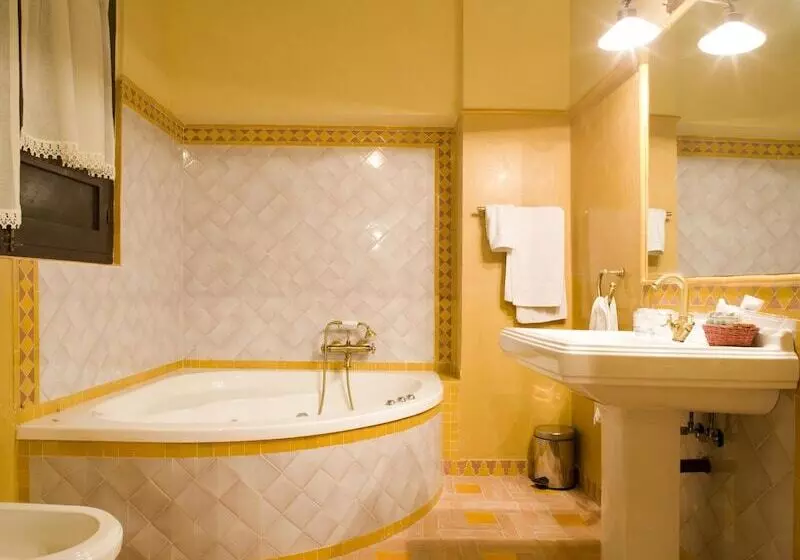 Fotos del hotel Palacio De Mariana Pineda:  25