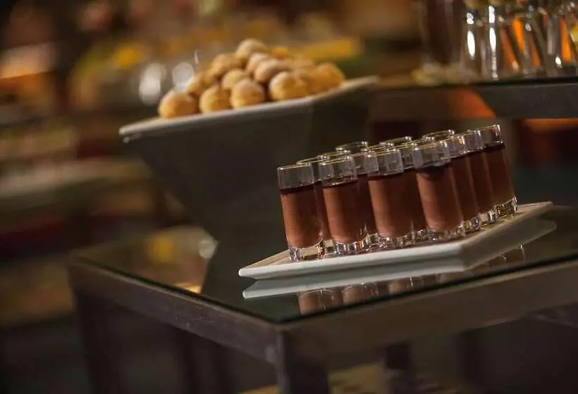 Fotos del hotel Renaissance Wuhan:  12