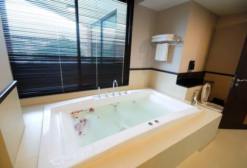 Fotos del hotel Tara Mantra Chaam Resort:  25