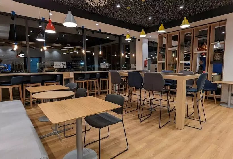 Fotos del hotel Holiday Inn Express Bilbao Airport, An Ihg:  12