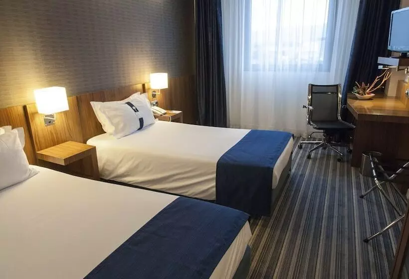 Fotos del hotel Holiday Inn Express Bilbao Airport, An Ihg:  9