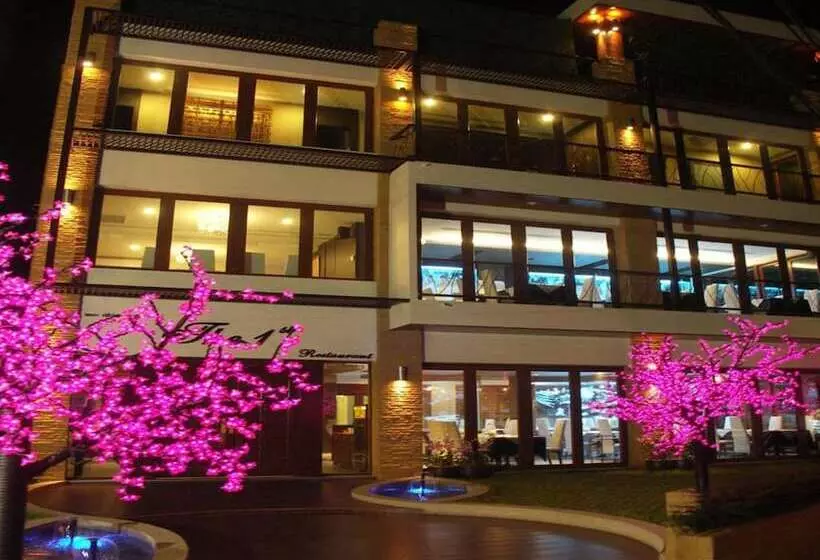 The Residence Airport & Spa