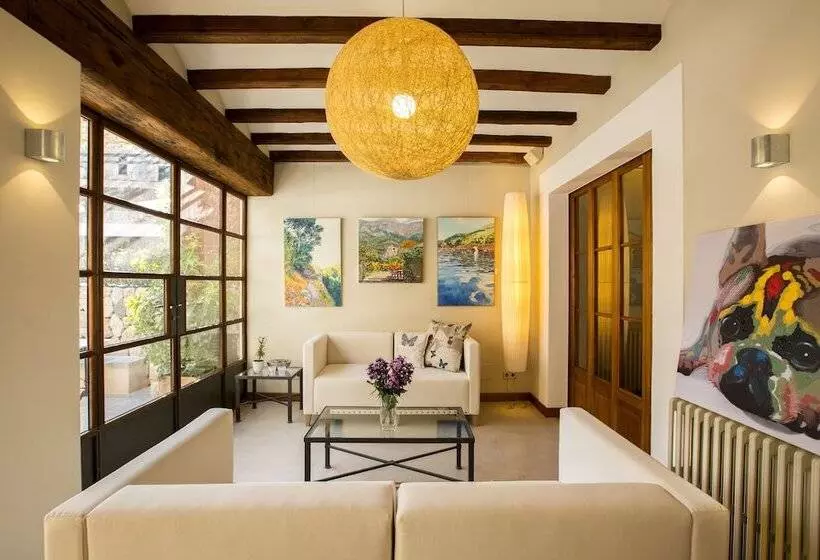 Y Apartamentos Des Puig