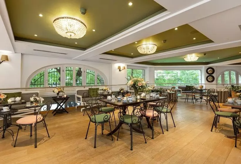 Fotos del hotel The Excelsior Small Luxury Hotels Of The World:  11