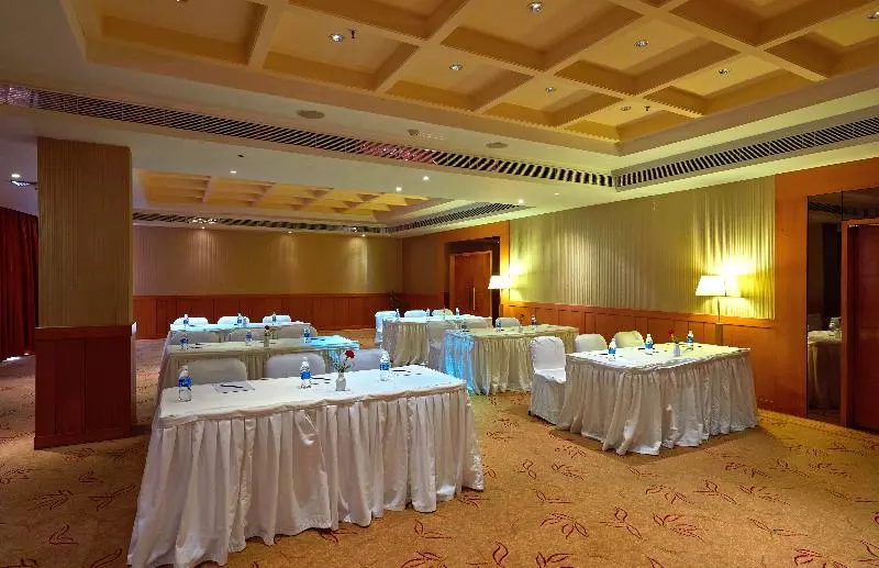 Fotos del hotel Park Plaza Chennai Omr:  15
