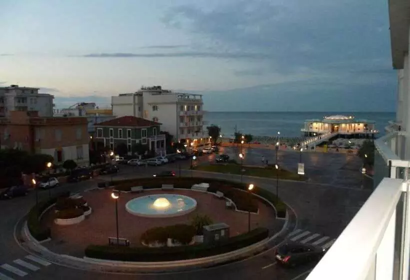 Fotos del hotel Cristallo:  9