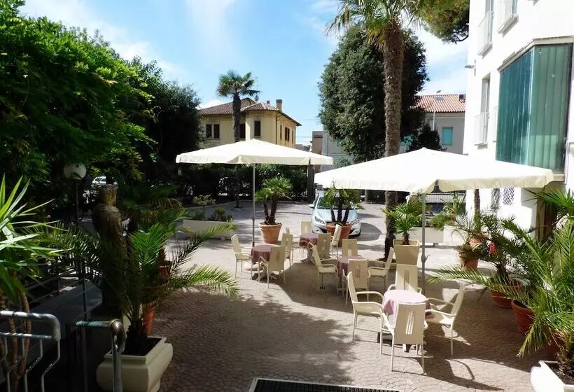 Fotos del hotel Cristallo:  4