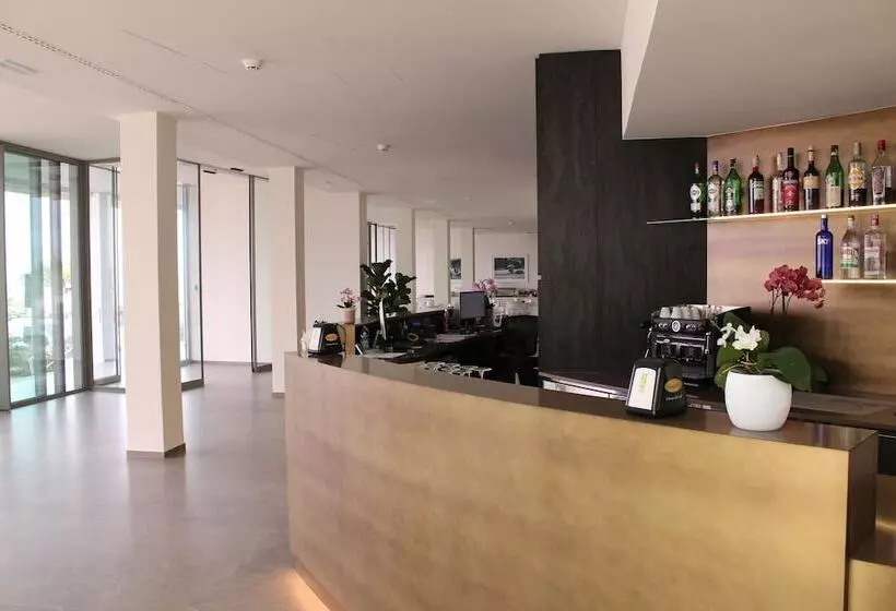 Fotos del hotel Cristallo:  3