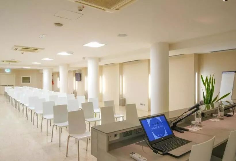 Fotos del hotel Pisa Tower Plaza:  2