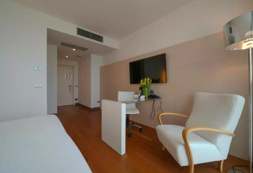 Fotos del hotel Pisa Tower Plaza:  21