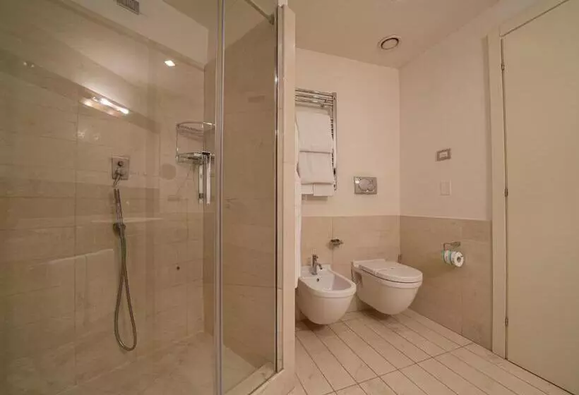 Fotos del hotel Pisa Tower Plaza:  3