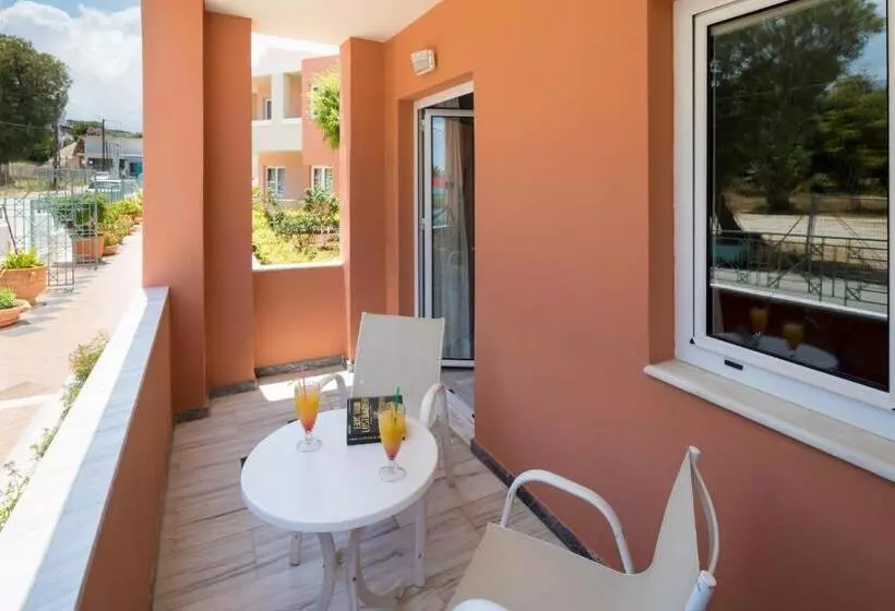 Fotos del hotel Ilianthos Village:  8