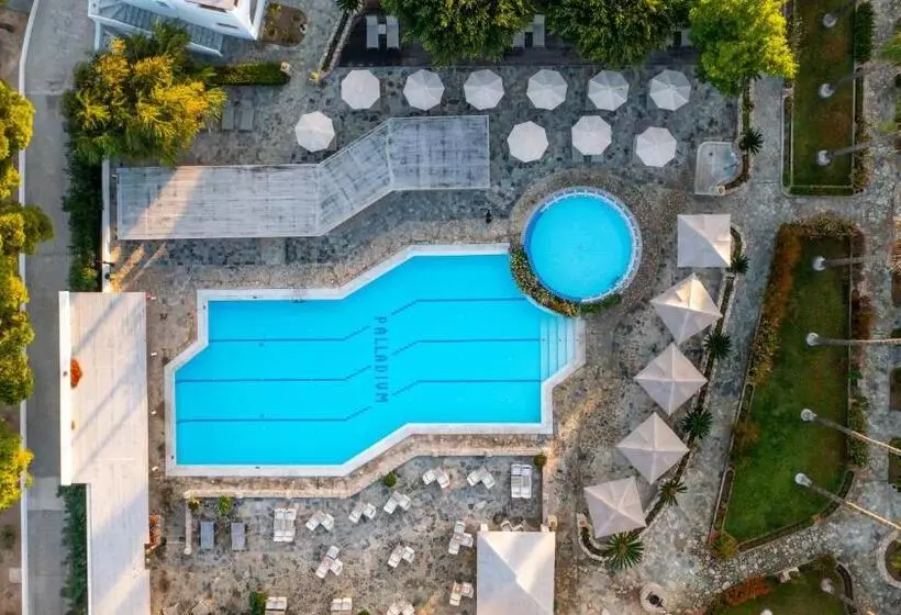 Fotos del hotel Palladium:  2