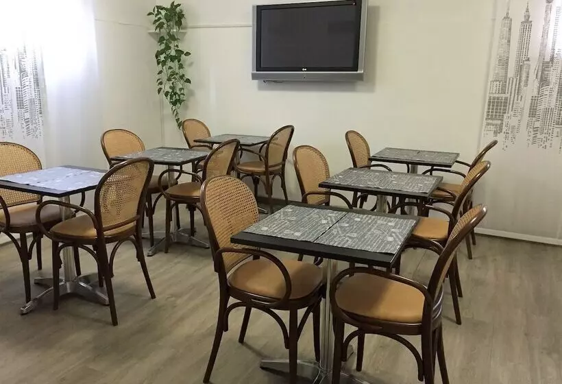 Fotos del hotel Capitol:  9