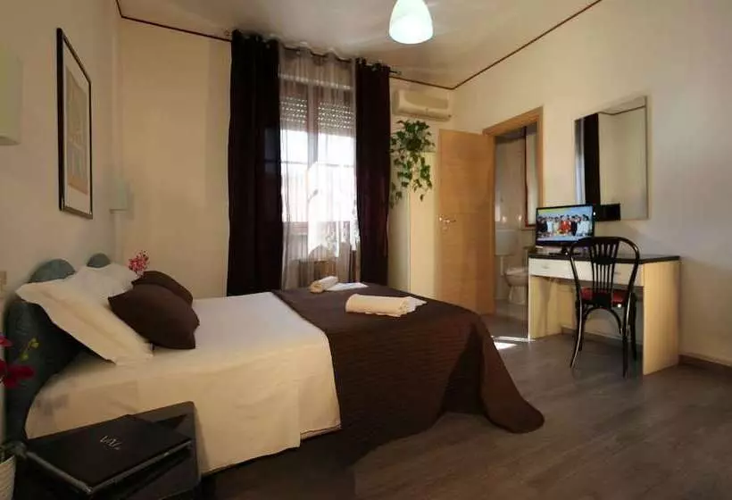 Fotos del hotel Capitol:  5