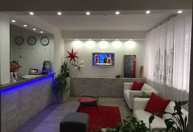 Fotos del hotel Capitol:  8