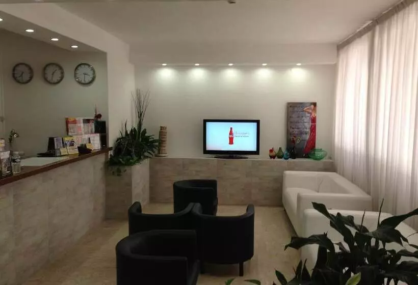 Fotos del hotel Capitol:  6