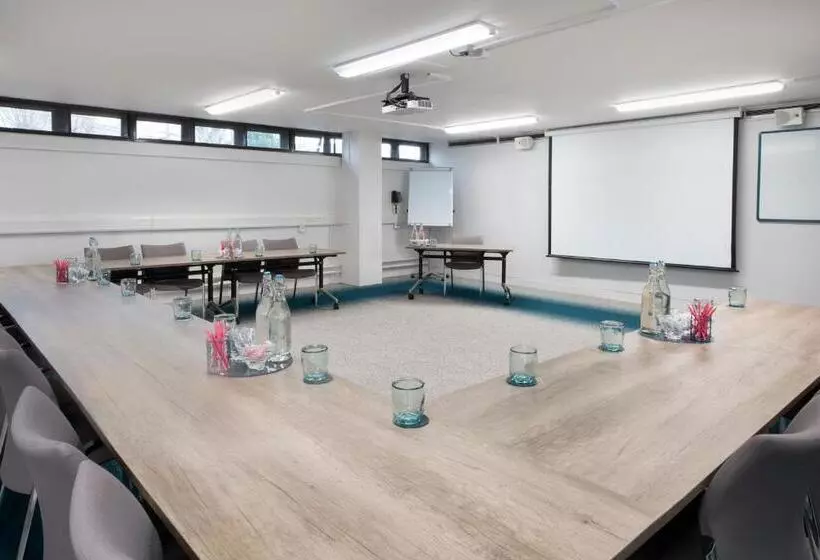 Fotos del hotel At Conference Aston:  16