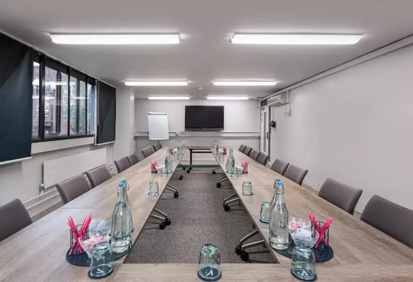 Fotos del hotel At Conference Aston:  7