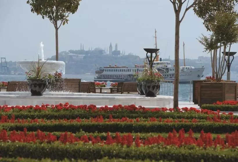 Fotos del hotel Four Seasons Hotel Istanbul At The Bosphorus:  18