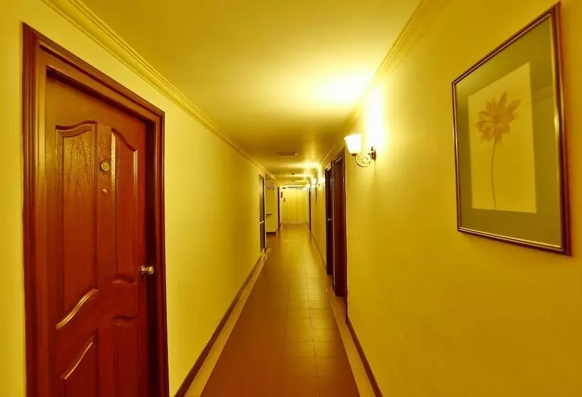 Fotos del hotel Issacs Residency:  25