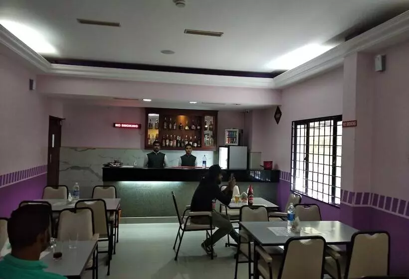 Fotos del hotel Issacs Residency:  14