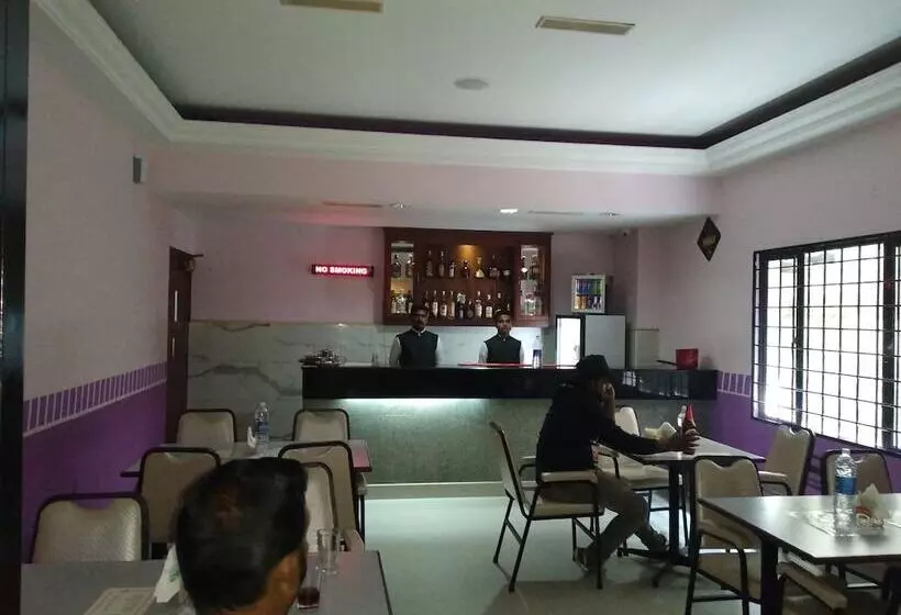 Fotos del hotel Issacs Residency:  6