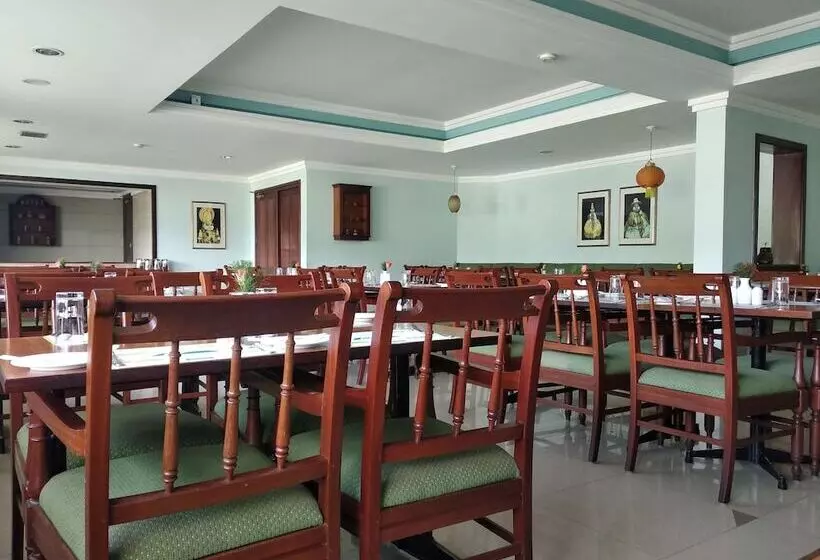 Fotos del hotel Issacs Residency:  13