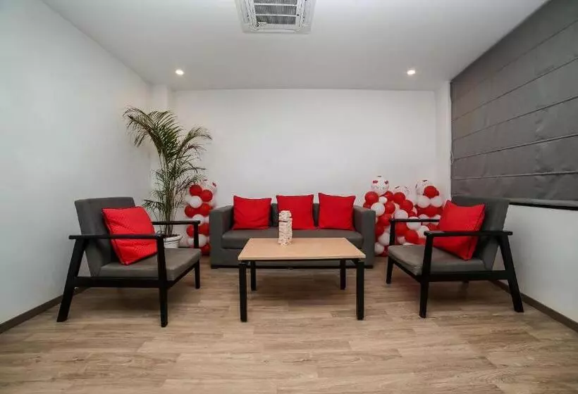 Fotos del hotel Vaccinated Staff Oyo Townhouse 069 Civil Lines:  7