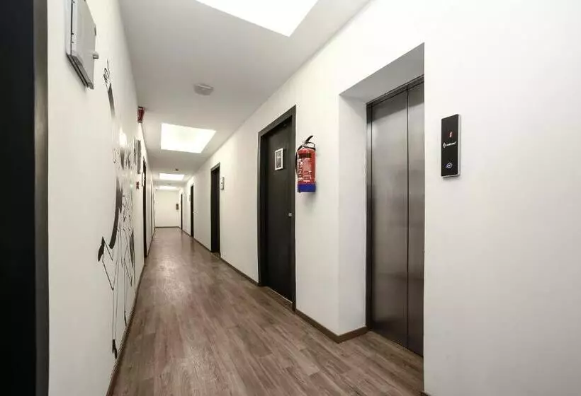 Fotos del hotel Vaccinated Staff Oyo Townhouse 069 Civil Lines:  4